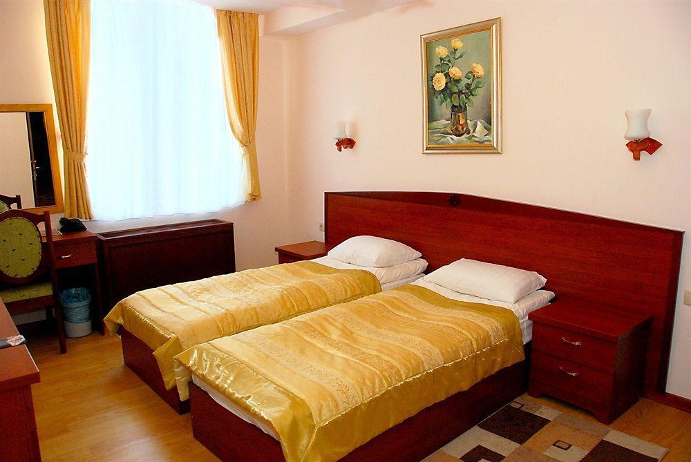 Ganjali Plaza Hotel Baku Room photo